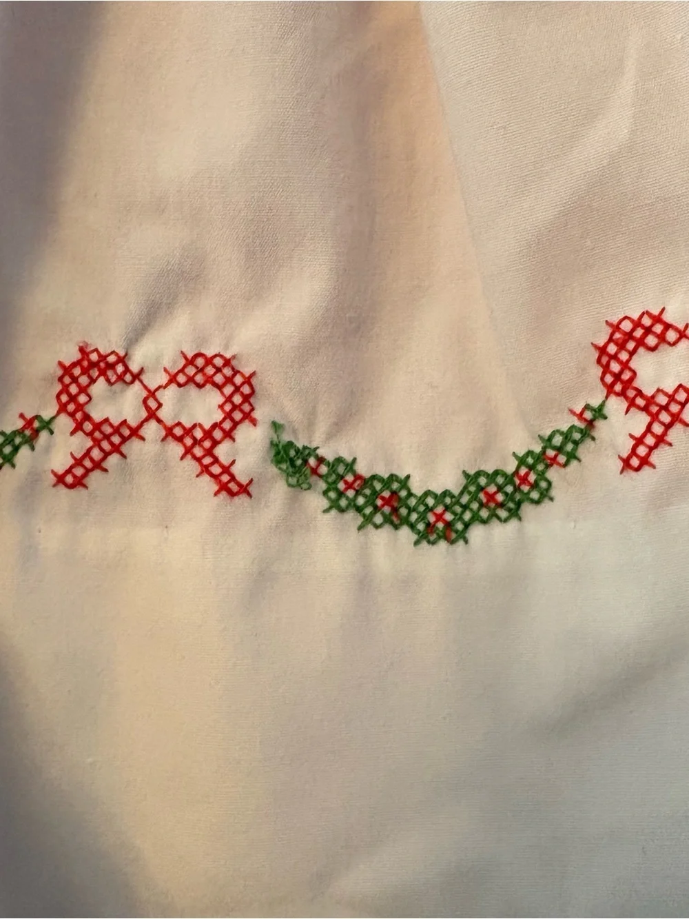 Baby togs Vintage baby girls red white Christmas embroider pinafore dress 3-6 mo